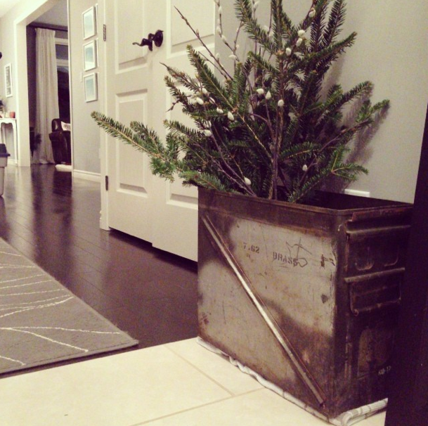 elliven studio Making Use of Your Leftover Christmas Tree Branches!