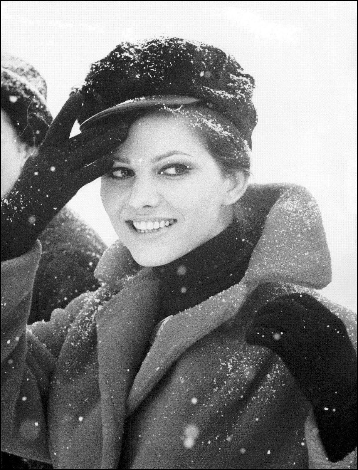 http://4.bp.blogspot.com/-OpdpqSJRRtc/T4uFWiTof3I/AAAAAAAAFIU/_gze9Z5VD_0/s1600/Claudia_Cardinale_003.jpg