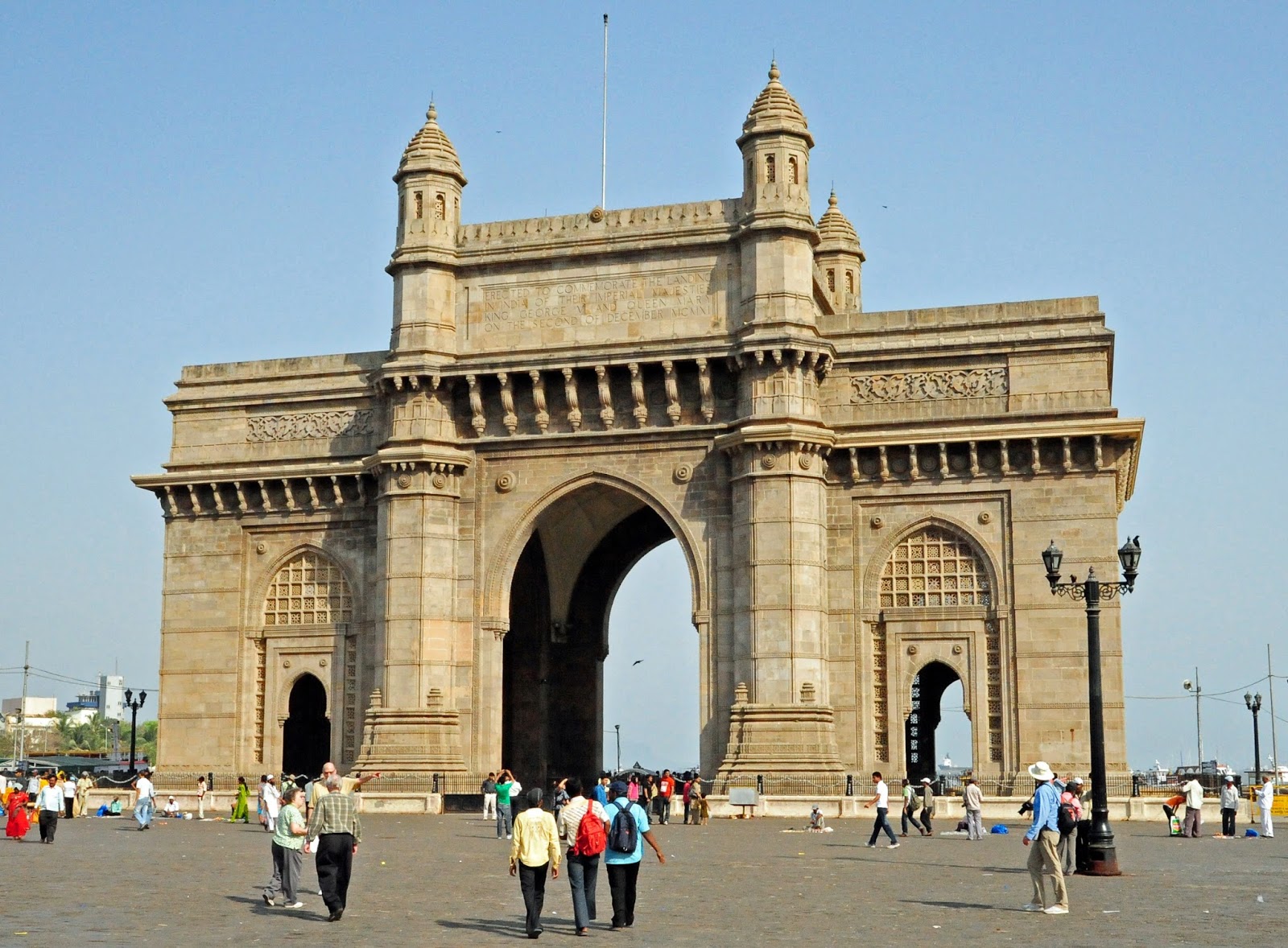 GATEWAY OF INDIA MUMBAI'S MOST FAMOUS MONUMENT | MUMBAI INDIA ~ SOUTH