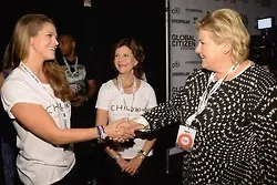 Princess Madeleine took the time to take a picture with Ryan Reynolds. Queen Silvia is now on her way back to Sweden 