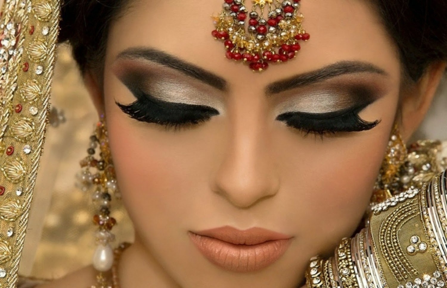 New And Most Beautiful Dulhan Walima Makeup Image Download ...