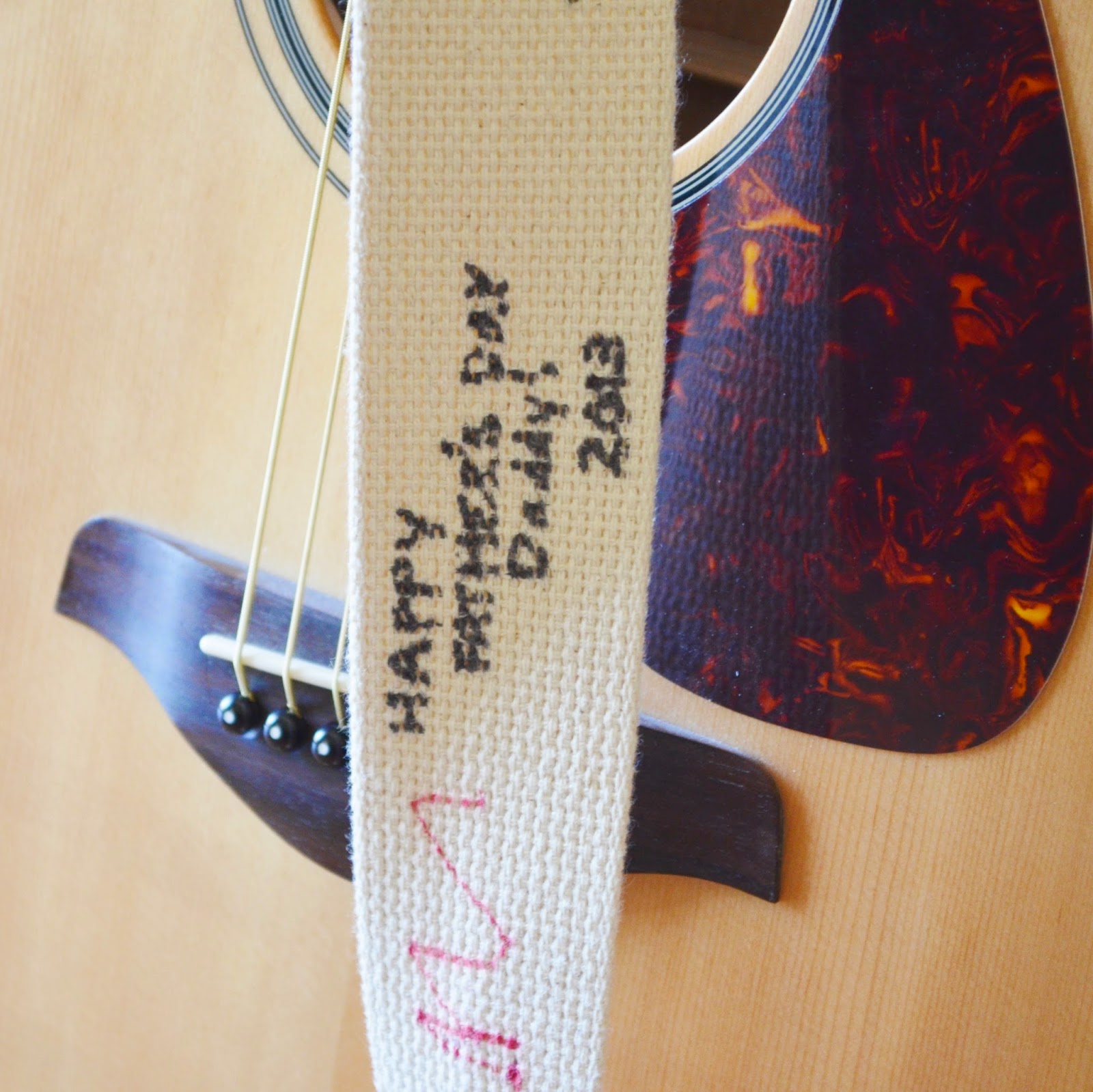 snugglebug university: diy personalized guitar strap
