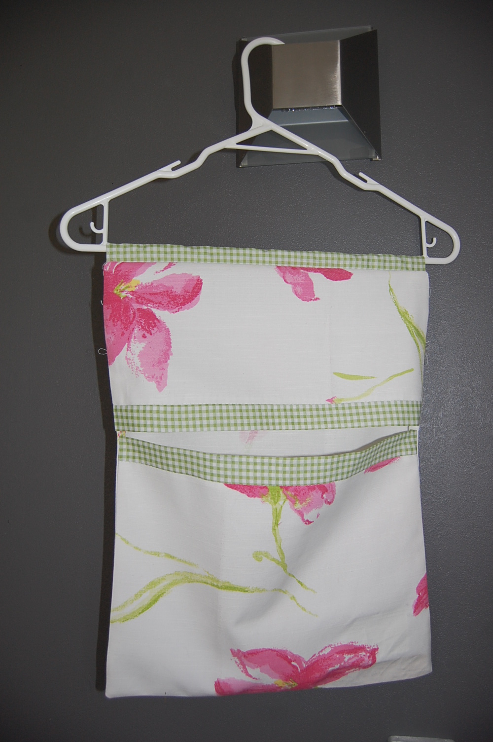 Living the Good Life How to make a peg bag..