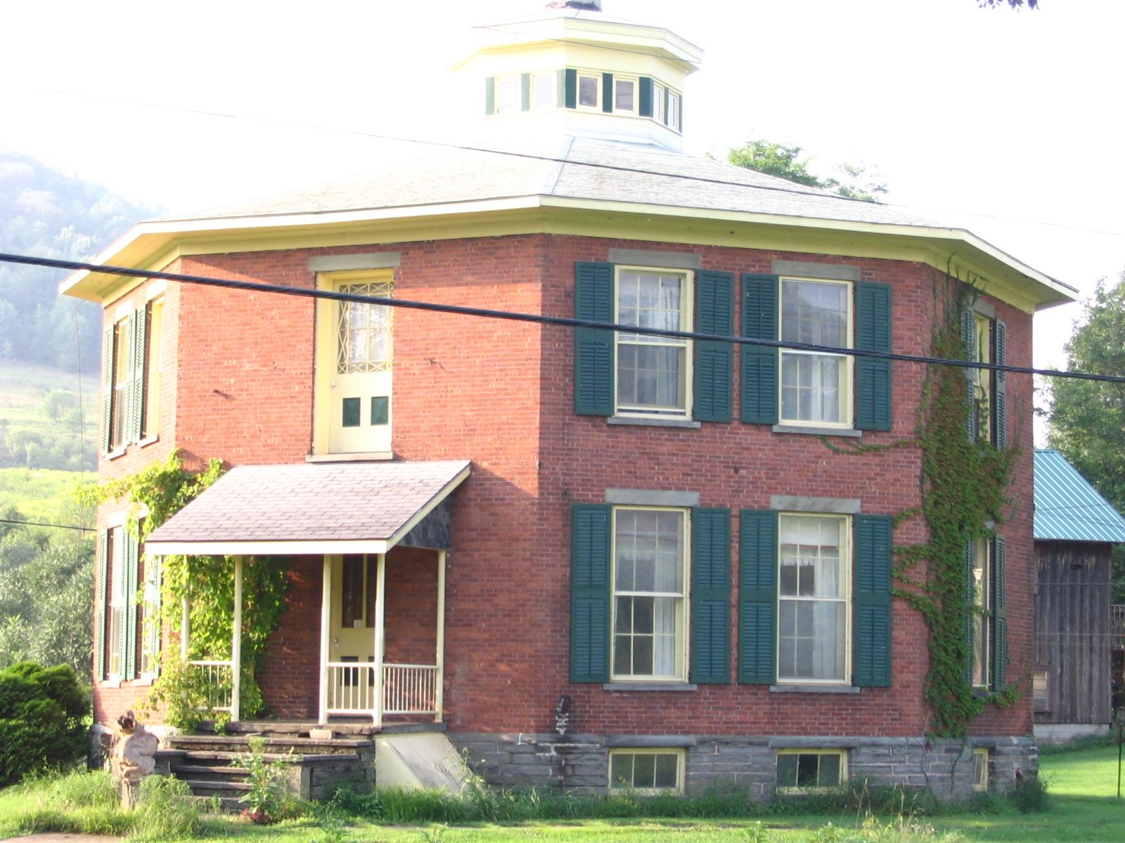 The Octagon House Various Octagon Houses A Comparison.