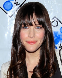 Model Rambut Curved Bangs model-rambut-curved-bangs-untuk-wajah-oval