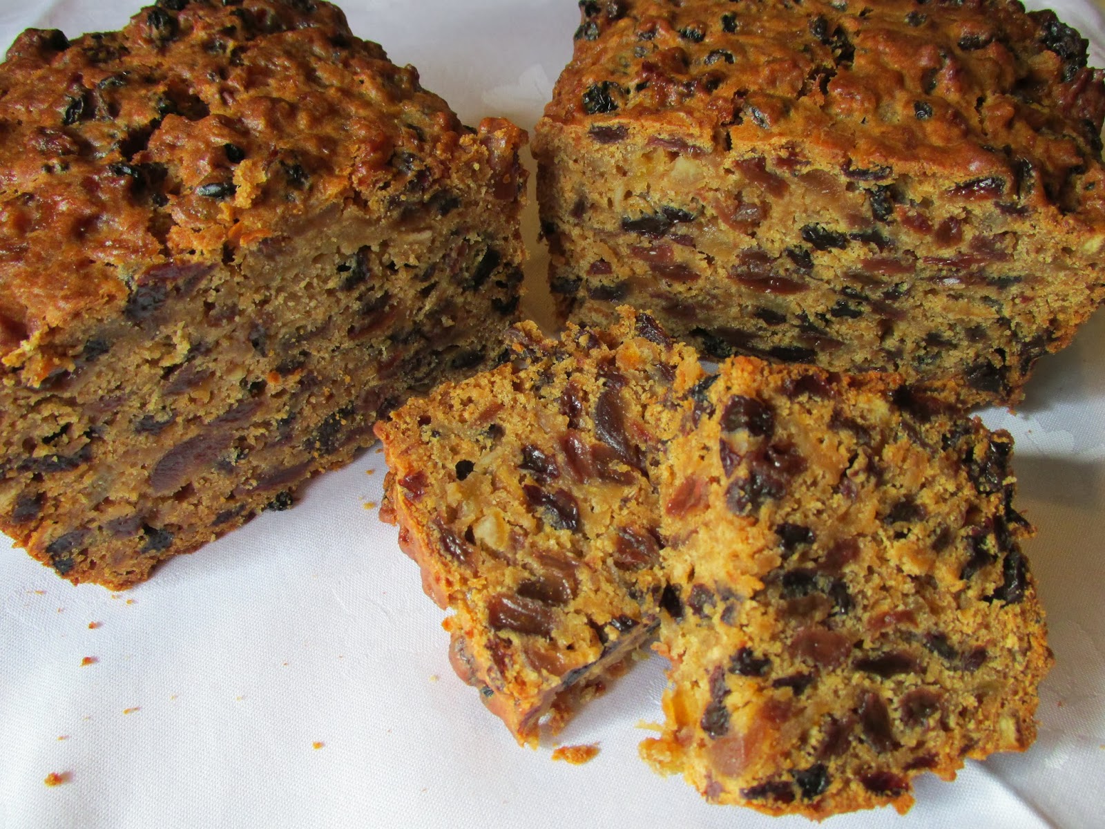 Recipes from a Cornish Kitchen: Pineapple Fruit Cake