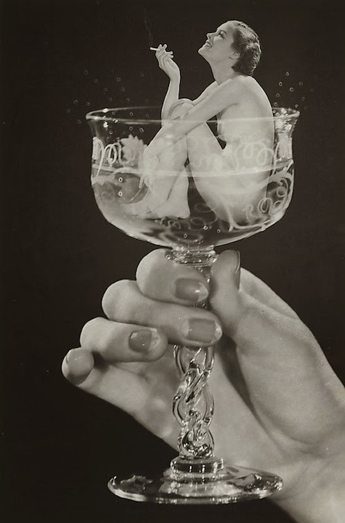http://4.bp.blogspot.com/-Ou3_sUnjI2Q/Up4abqZFgNI/AAAAAAAABZQ/DH-rJ_g0NtM/s1600/Woman-in-Champagne-Glass.jpg