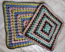 Free Crochet Pattern ~Twist & Shake Square http://www.niftynnifer.com/2015/01/free-crochet-pattern-twist-shake-square.html #Crochet #GrannySquare
