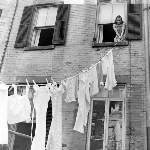 21 Impressive Vintage Photos of Laundry in New York from the Early 20th