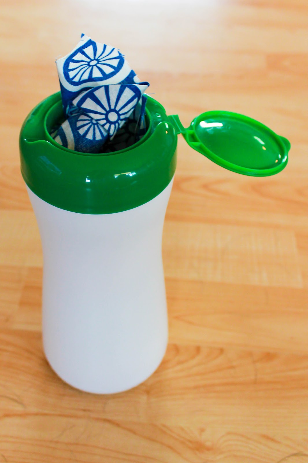 The Novice Home Turn a Puffs Container into a Toy