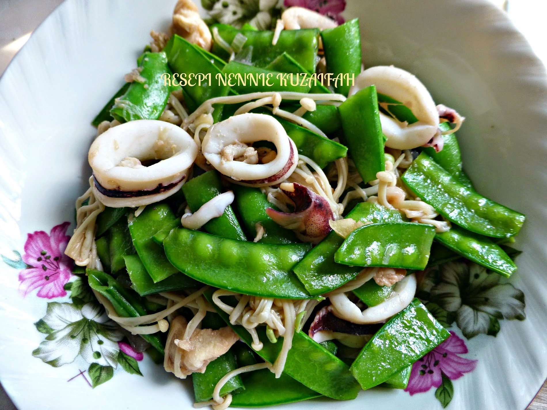 Resepi Nennie Khuzaifah Tumis Sweet Pea Campur Cendawan Inoki