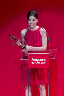 Elena Anaya recogiendo su premio en la gala de los premios Fotogramas de plata