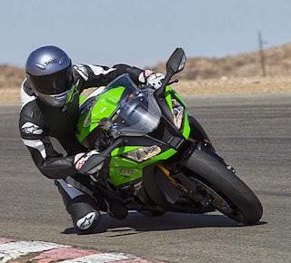 Harga Kawasaki Ninja ZX-10R dirilis 2014 _ Terlahir kembali untuk