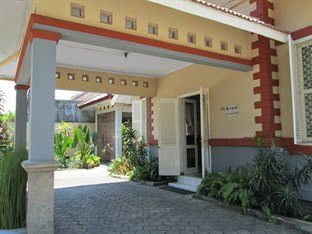 Bagian depan guest house