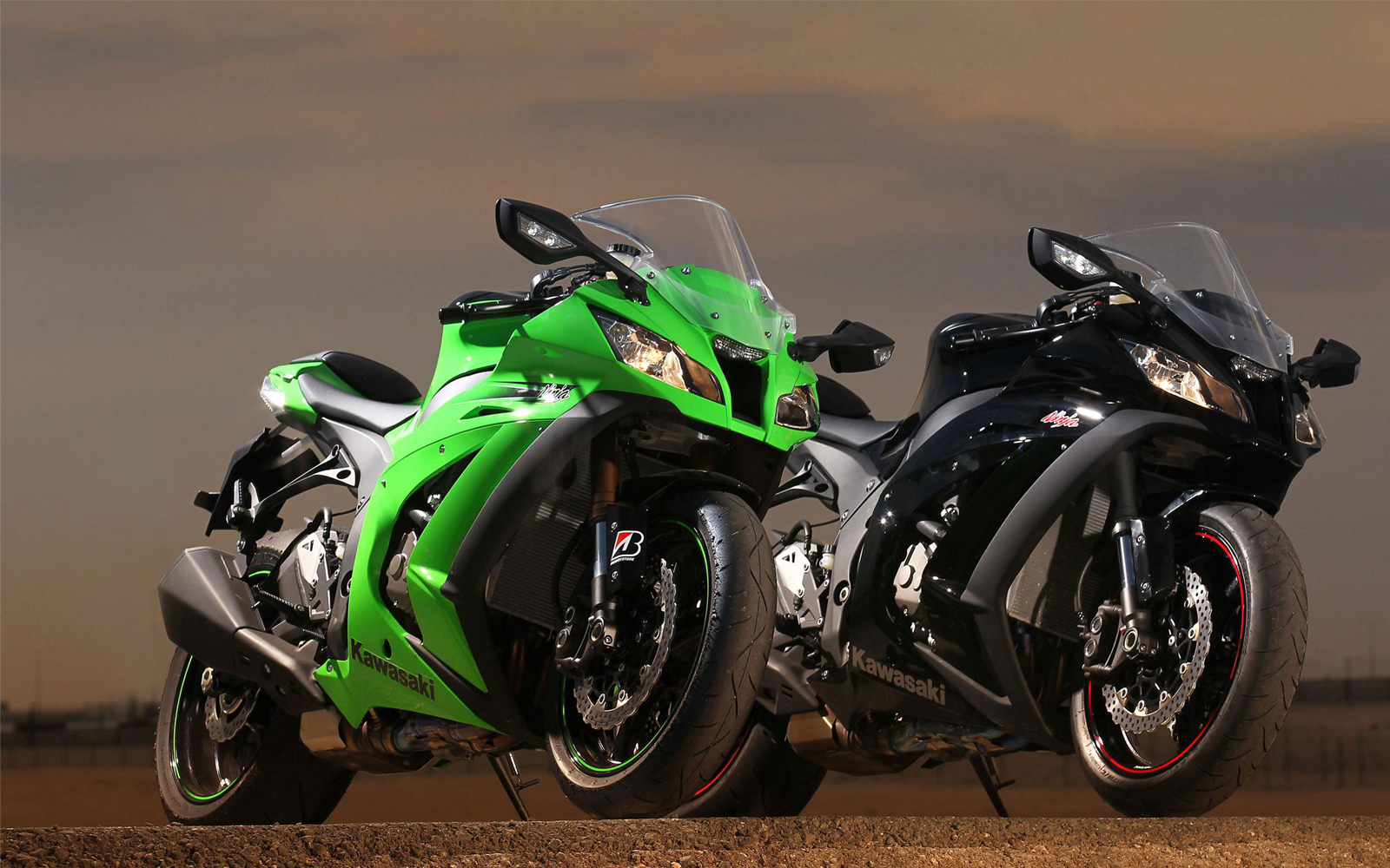 http://4.bp.blogspot.com/-OyX3Mv5uB5A/ULs77e_cCEI/AAAAAAAAXkI/XnFTTr70_ME/s1600/Kawasaki+Ninja+ZX-10R+19.jpg