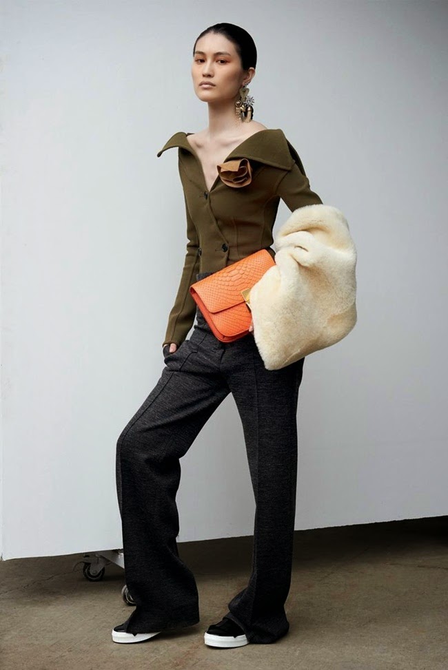 Vogue China August 2014, Sui He 何穗 Céline 2014 AW Olive Low-Twist Top Editorials