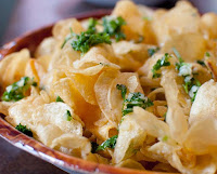 Batatas Chips com Alho Batatas Chips com Alho (vegana)