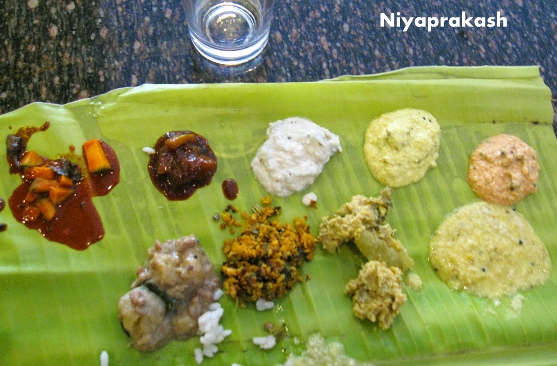 Niya's World: Kerala Sadya @ Mothers Veg Plaza, Bakery Junction