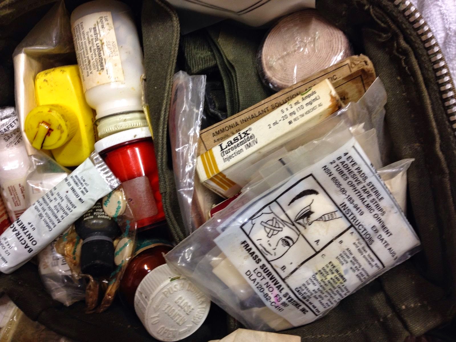 bingbabel US Army M5 Medical Platoon Bag Contents Late 1980s