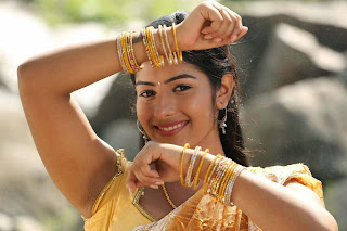 Actress Nalini Dark Armpit in short sleeve yellow blouse Actress Nalini Dark Armpit in short sleeve yellow blouse