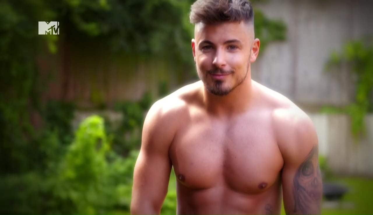 Shirtless Men On The Blog: Paolo Bellucci Mostra Il Sedere