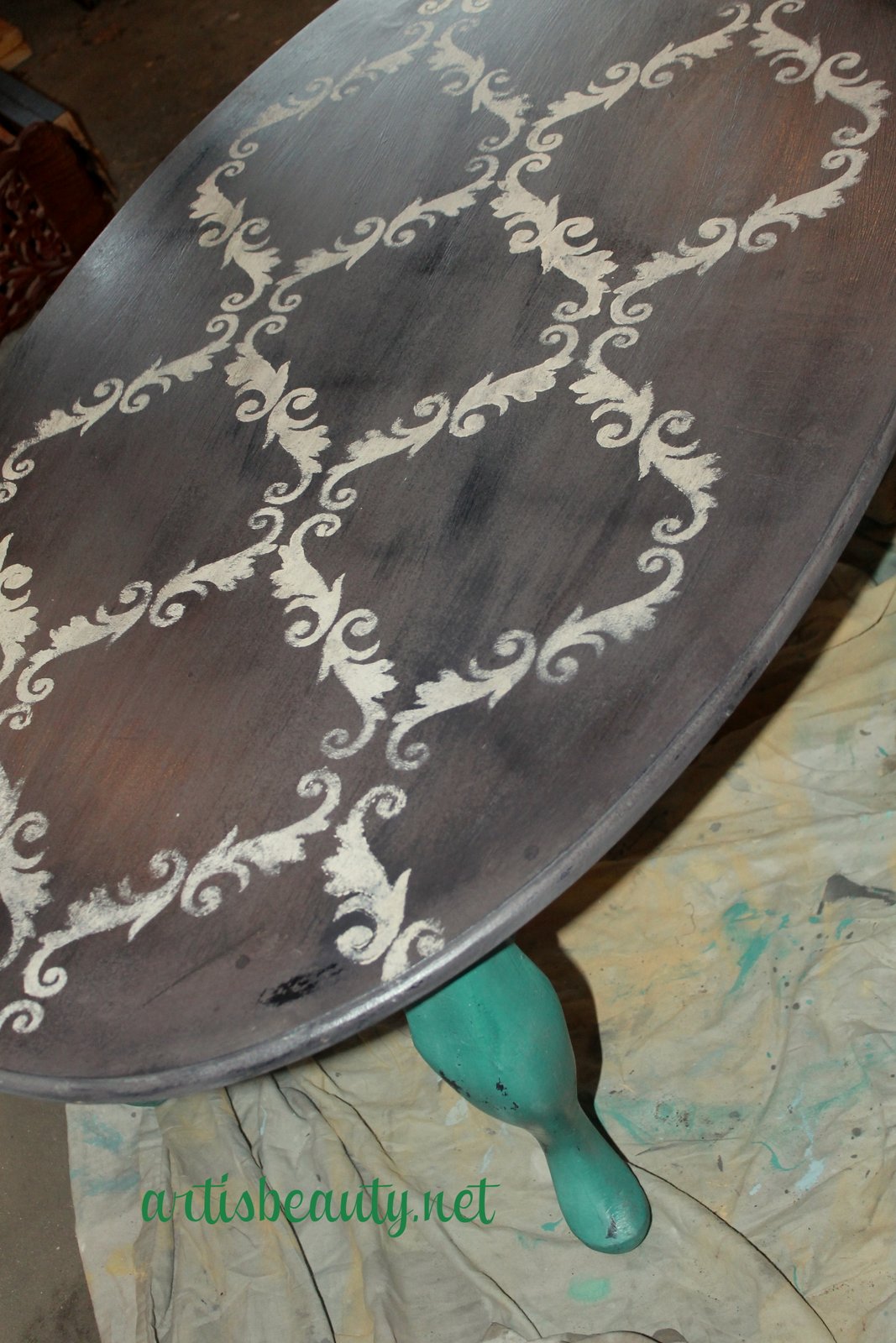 ART IS BEAUTY Quick Stenciled Coffee table Makeover