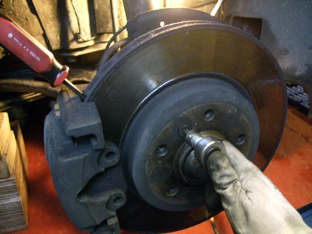 BMW E46 330d Build Blog Front Brake Discs and Pads Replaced