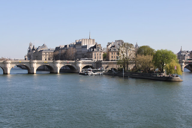 Le Seine, Paris Le Seine, Paris