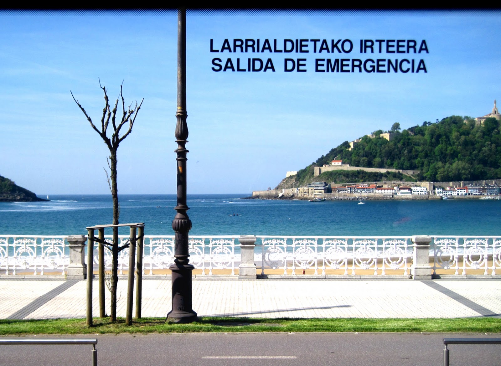 http://4.bp.blogspot.com/-P6-atgESUXc/TvO4jR_VWQI/AAAAAAAAABM/iBTN6bhmouQ/s1600/Fotograf%25C3%25ADa+dbus_JO%2521querollo_Oihane+PaPer.jpg