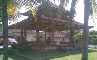 Wantilan Di Pantai Yeh Leh Wantilan Di Pantai Yeh Leh