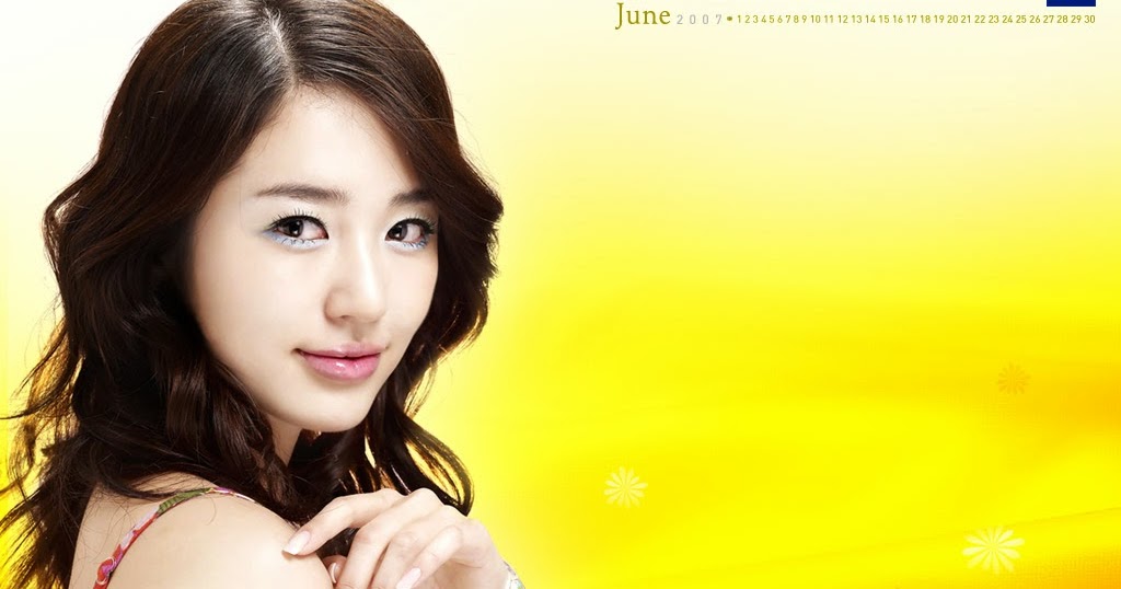 Pretty,Pure And Beautiful Korean Actress Yoon Eun-hye Desktop
