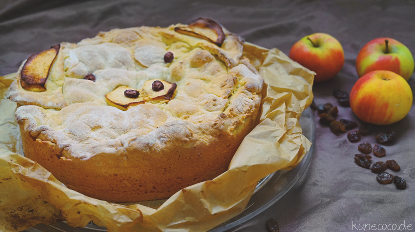 KuneCoco • Gedeckter Apfelkuchen mit Schweinsgesicht KuneCoco • Gedeckter Apfelkuchen mit Schweinsgesicht
