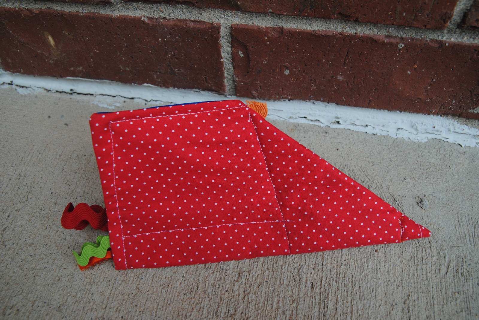 Diamonds, fur and laundry Fabric airplane tutorial