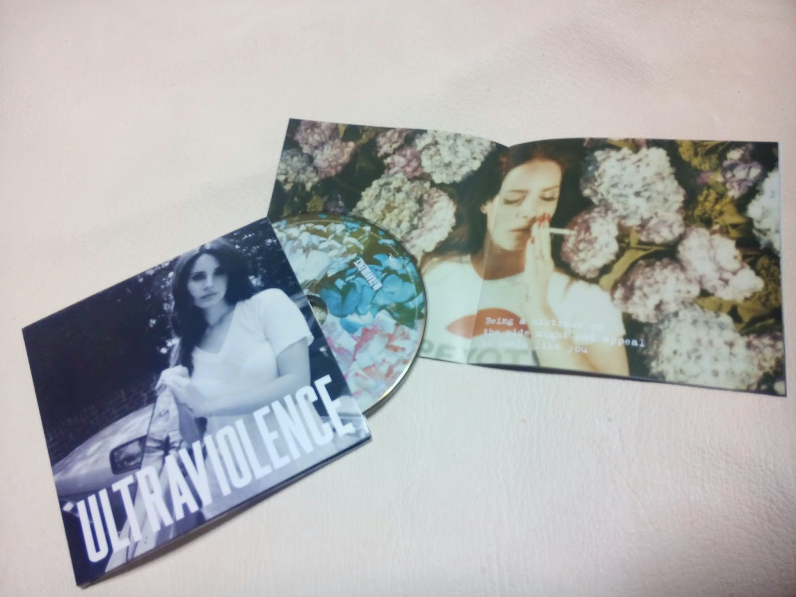 Lana Del Rey（アメリカ）『Ultraviolence』 Deluxe Edition 前作とは少し違う、より大人びた世界観