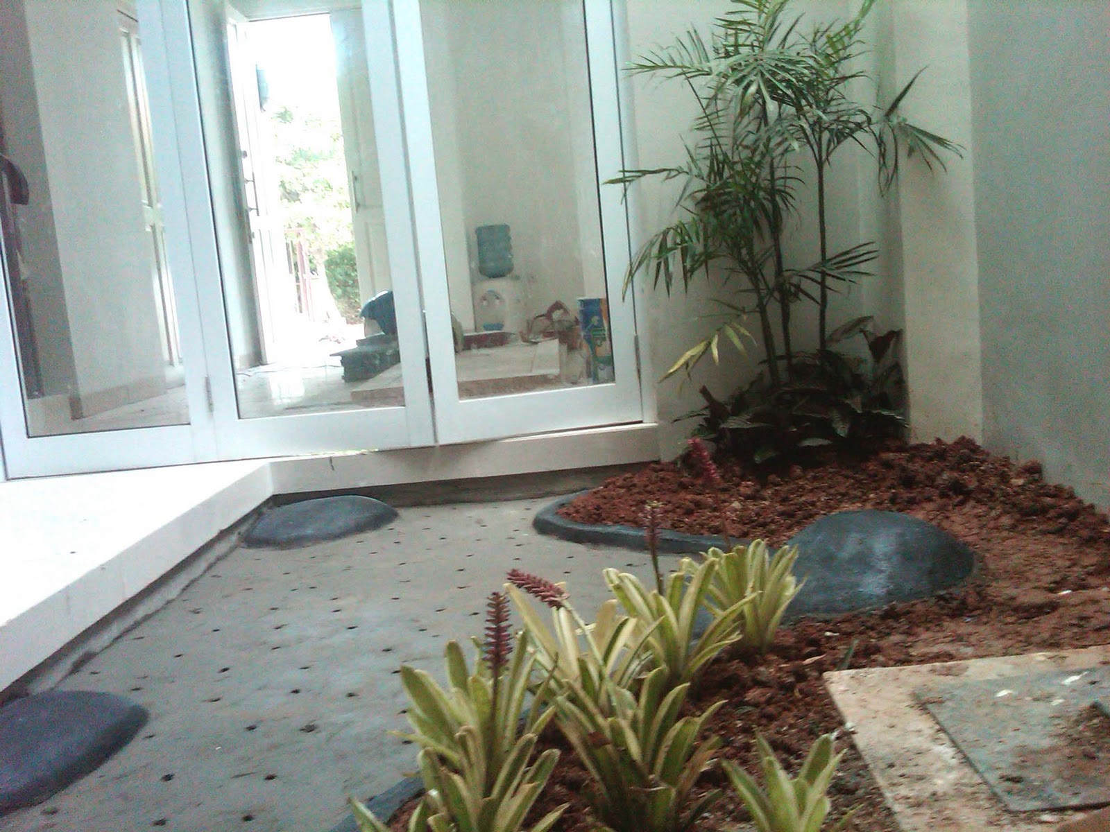 tukangtaman: taman rumah ruangan dalam.lokasi.taman semanan indah.blok