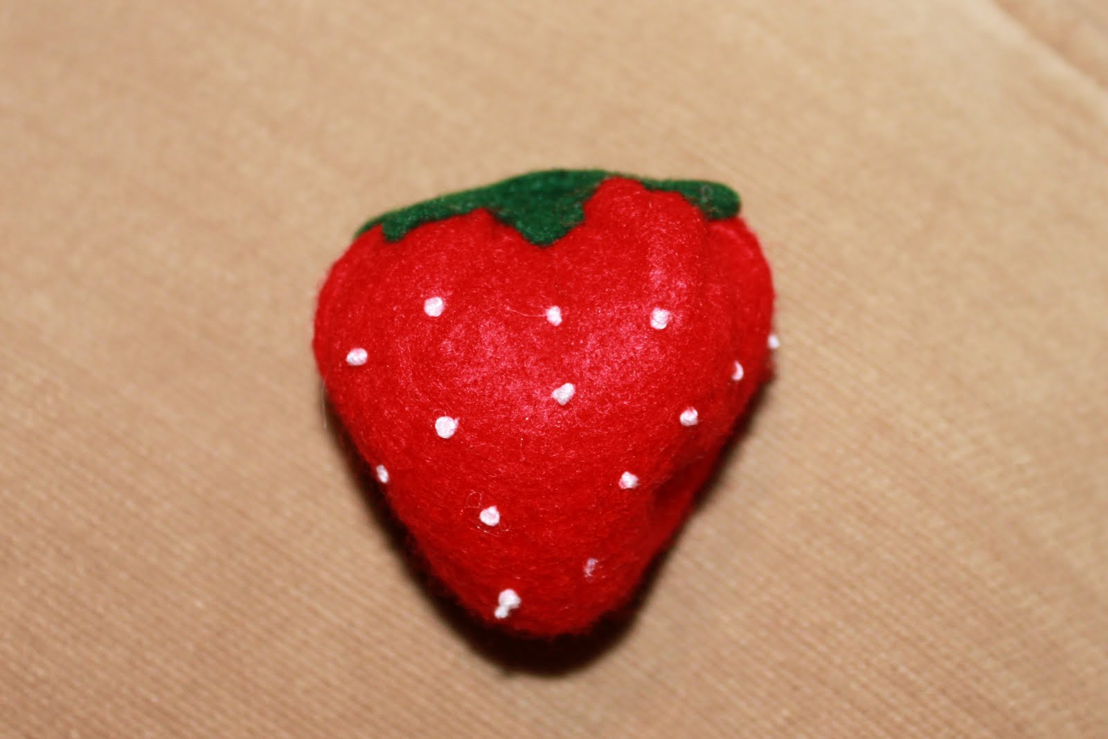 While Wearing Heels I heart fake food Felt Strawberry Tutorial