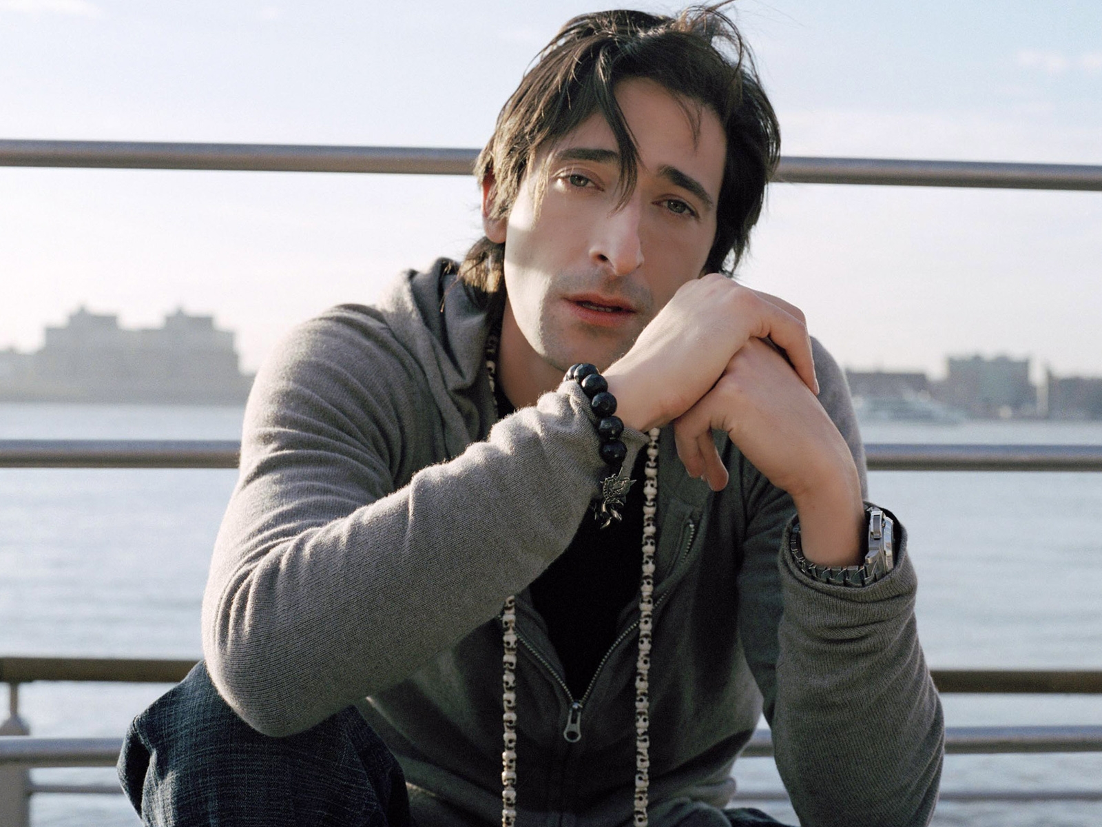 http://4.bp.blogspot.com/-PDYwf7nkkYw/TwLhflSpjPI/AAAAAAAABXs/_rSVqBled-Y/s1600/adrien-brody-wallpaper-hd-2-762223.jpg