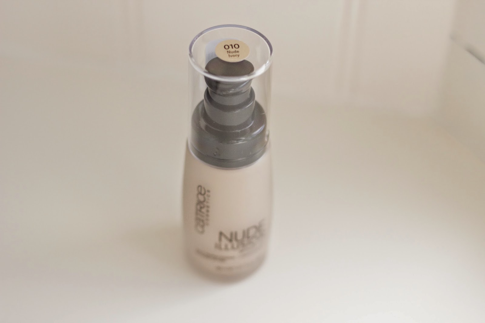 First Impressions Catrice Nude Illusion make up foundation