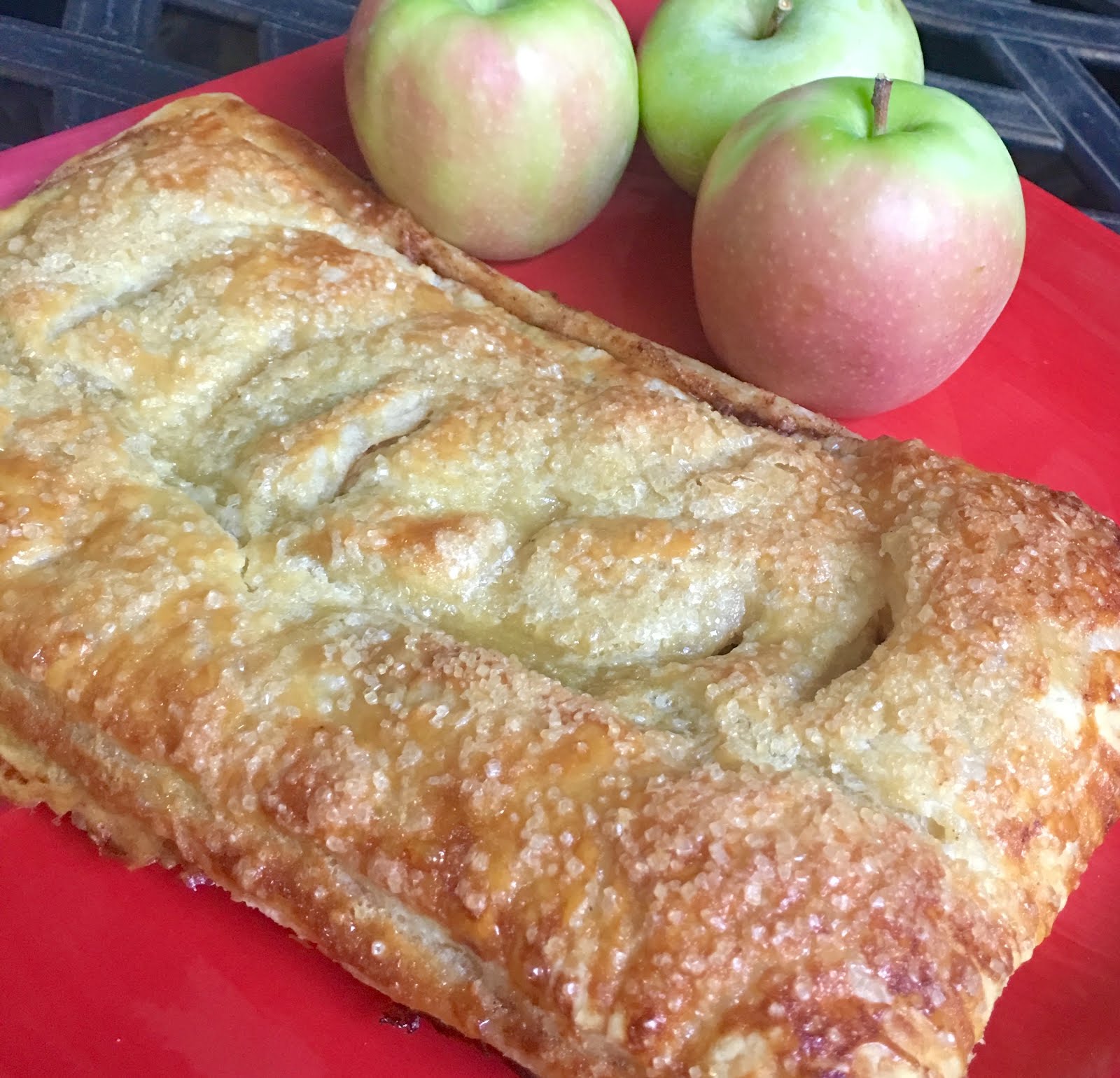 Magnolia Mamas Kitchen Confessions Easy Apple Turnover