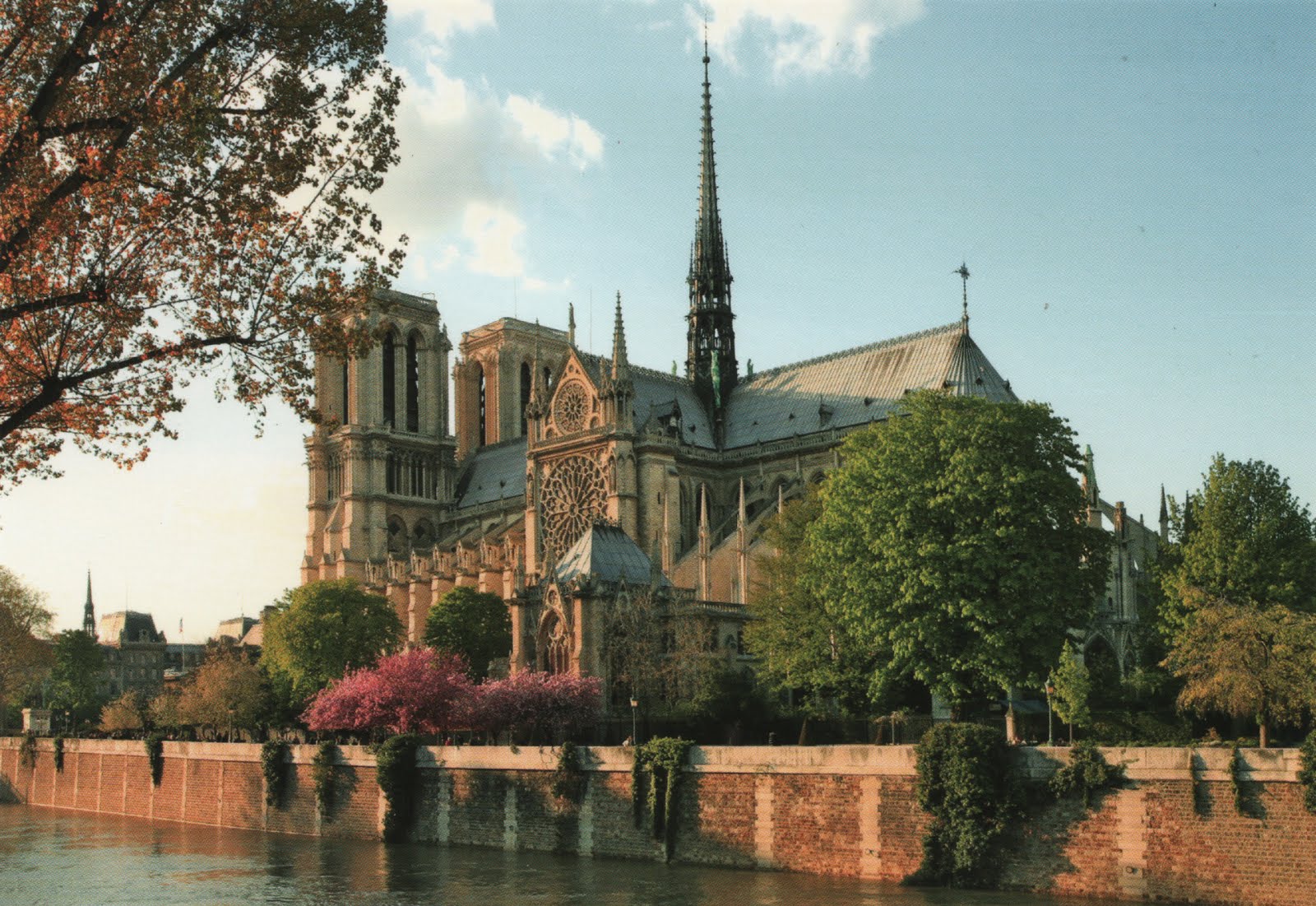Historical Wallpapers: Notre Dame Cathedral (Cathédrale Notre-Dame de