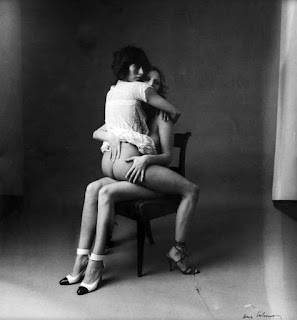 Seks dwóch kobiet, podniecające fantazje, wakacje pełne seksu, obserwator, sesja fotograficzna