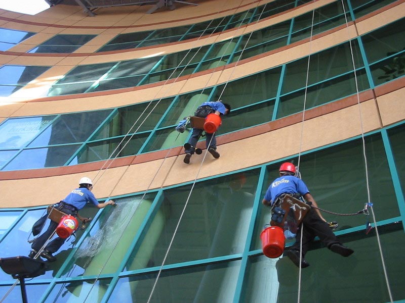 Limpieza de edificios acristalados Limpieza de edificios acristalados