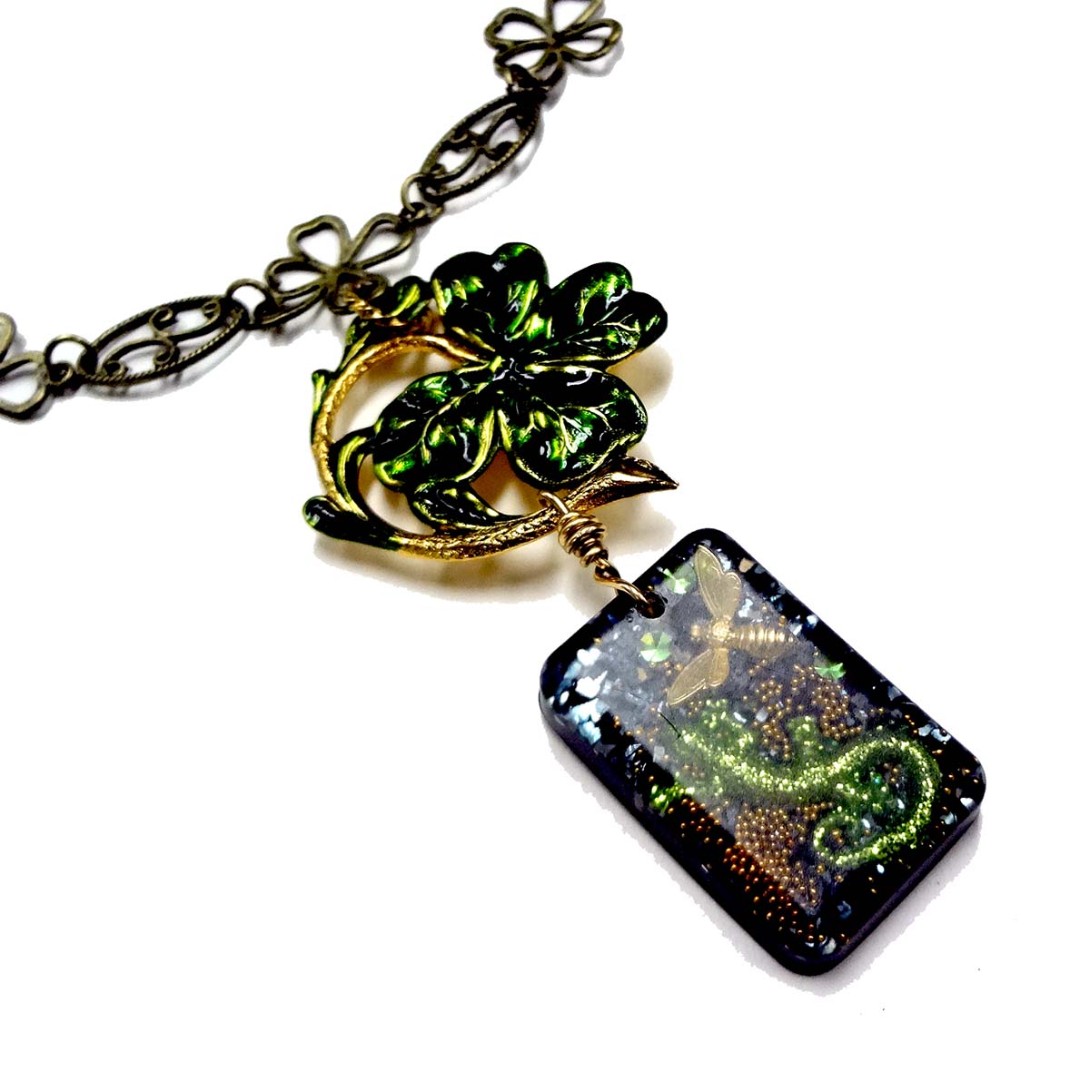 Resin Crafts Easy Cast and Molded Pendant