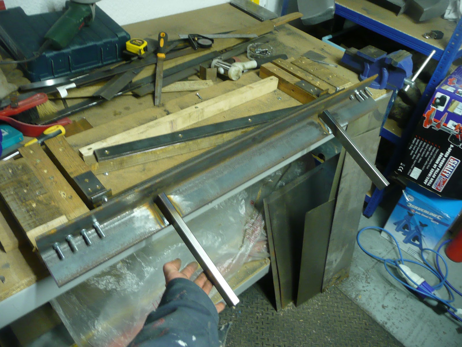 OllieG's 914 Joggle Bends, Sheet Metal Brakes and other headaches..