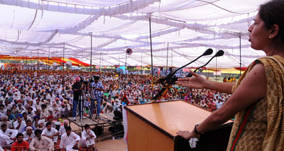 Areet, daughter of Gursharan Singh adressing at Shardhanjli Smagam, Kussa, Punjab