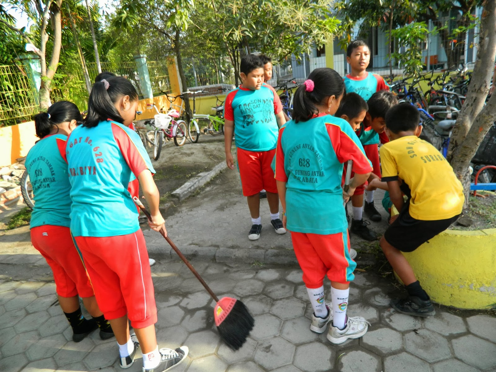 Kreativitas dan Kegiatan SDN GAT 628 Surabaya - JATIM.: Semangat Kerja