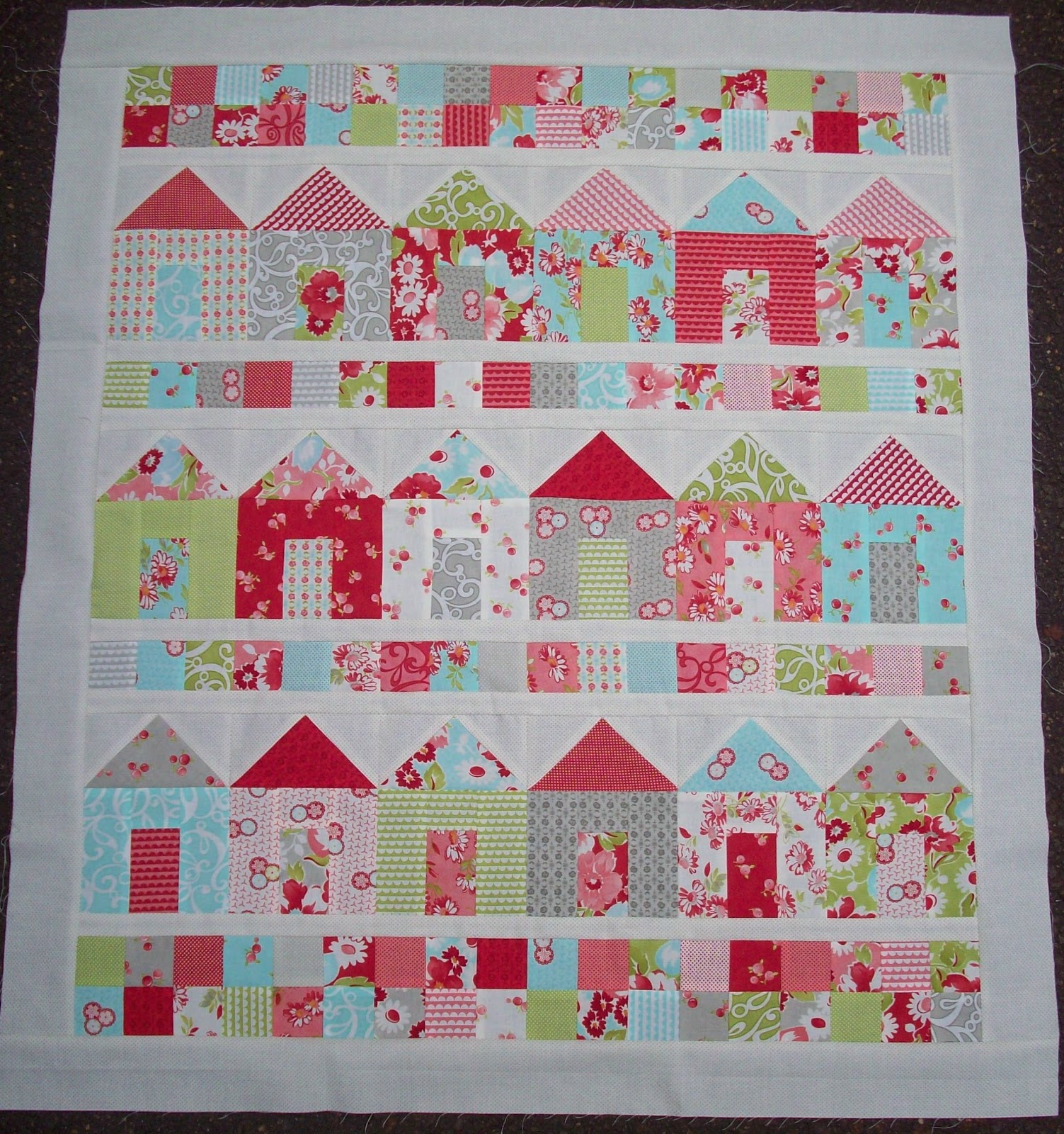 AUNTIE S QUAINT QUILTS: Full House