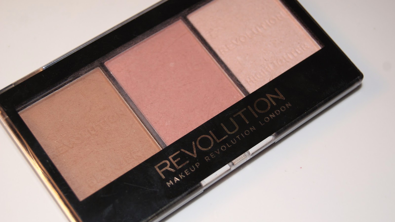 Różany Policzek Trio z Make Up Revolution