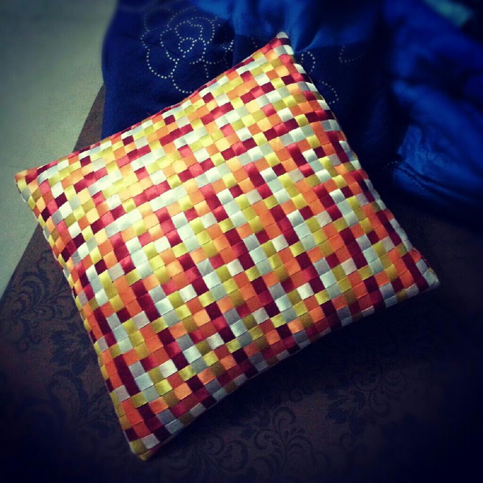 MakeWayforJO Ribbon Cushion