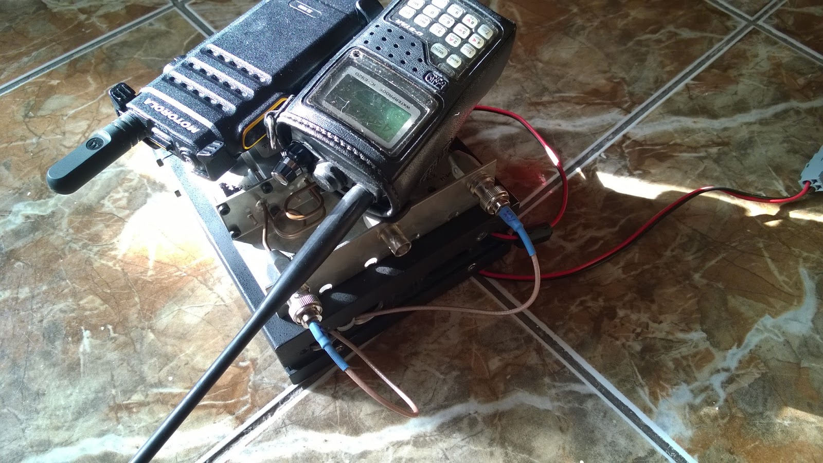 YO3HJV Low profile duplex UHF Repeater for Ham radio Emergency